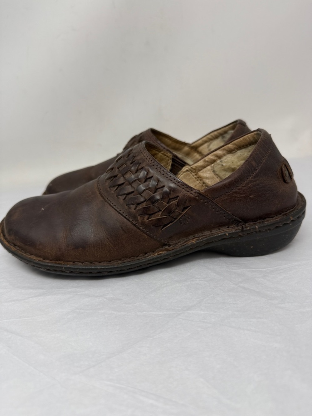 UGG Australia Anila brown leather slip-on closed back clogs Shearling Lined 6